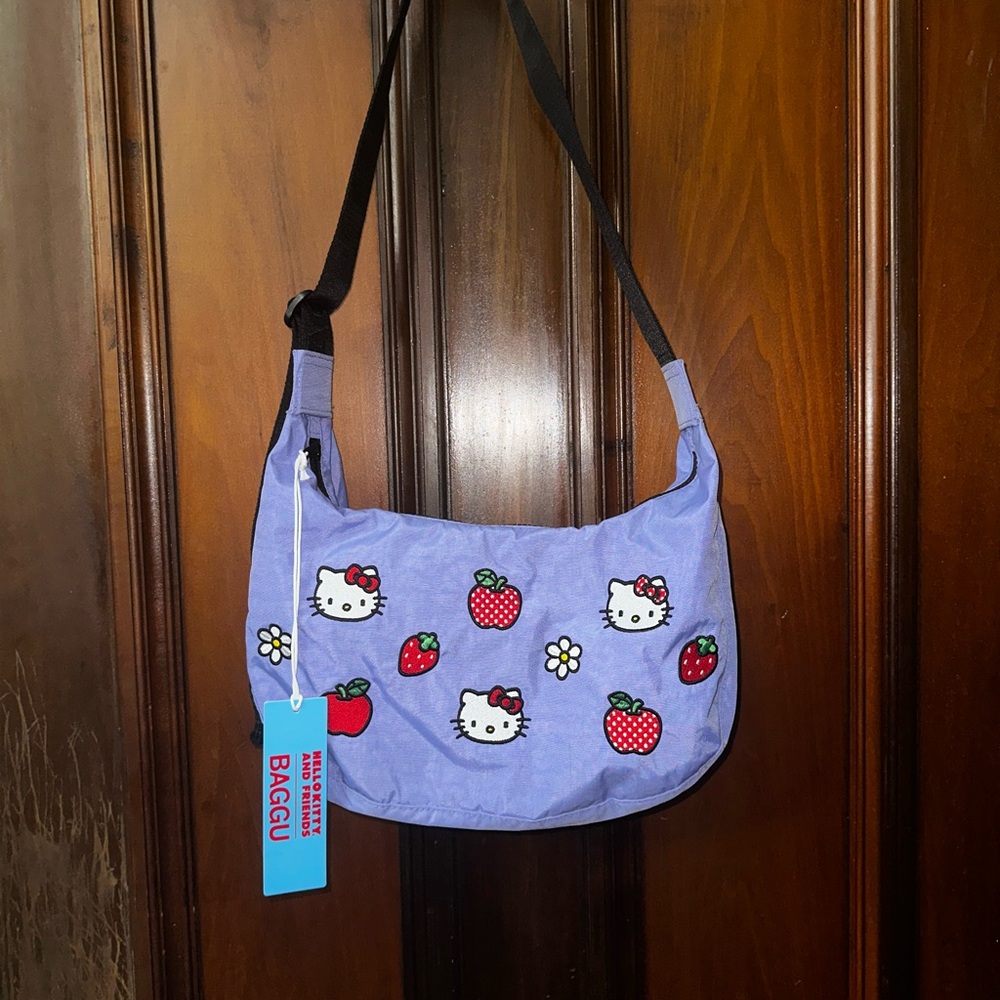 BAGGU Hello Kitty Medium Crescent